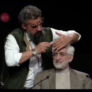 Hossein Darabi Instagram - این کلیپ سه میلیون بازدید خورد، پاکش کرد. یه قسمت به وسط فیلم اضافه کردم دوباره پست کردم، دوباره بفرستید برای بقیه
گوگولی تر از جلیلی دیده بودید؟

به کی رأی میدید؟