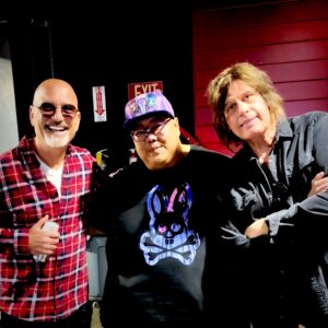 Howie Mandel Instagram - Surrounded by kindness and talent.
@howiemandel @stpband 

Thank you for capturing these moments @richthurber