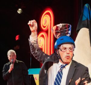 Howie Mandel Instagram - WE DID IT AGAIN!!

The energy last night at @thecomedystore was🔥

Shoutout to @timjdillon @howiemandel @realmarcsummers @jonathankite & @jeremiahstandup & the champ & coach of the @chargers Jim Harbaugh!!🤘

📸 @vancorona 

#standupcomedy #drphil #adamray #comedy #timdillon #howiemandel #jomathankite #marcsummers #doubledare
