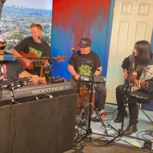 Howie Mandel Instagram - 🎶 SCOOT DOOO 🎶
🎹: @blackmediapresents on “Howie Mandel Does Stuff” podcast