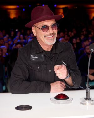 Howie Mandel Instagram - Tonight will be full of surprises! Catch an all-new #AGT at 8/7c on NBC.