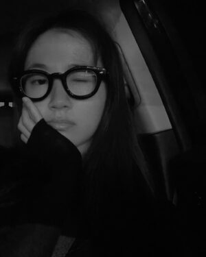 Hsu An-Chih Instagram - 年末裡的各種我，
🌚一下這樣、一下那樣🌝