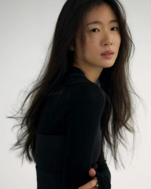 Hsu An-Chih Instagram - 「放膽給予，放心拿取。」
和朋友討論關於愛時，
這兩句話成為我心中的highlight。
你所付出的是有價值的，
並且，也值得擁有。
後來仔細想想，
其實這能套用在很多事情上，
像是被點醒了別輕易地低估自己。

轉眼間，成為演員將近九年。
不安和困惑不再總是圍繞於自我認同上，
更多時候是專注在能力與外在困境的突破。

謝謝齊心一同成長，
還有持續陪伴和支持的人們，
我會穩穩、安心地往前。

這是2024年的許安植。
@happitogeder 

Special thanks🌷
Photographer / @troy_wa_ng 
Makeup/ @hanghang615 
Hairstyle/ @juntsai__ 
Graphic Designer / @jeronlin