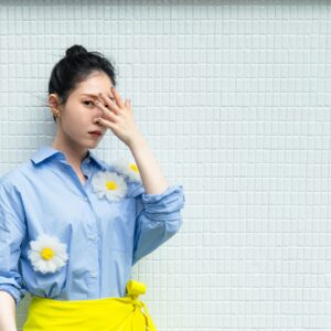 Hsuan-yen Tsai Instagram - 細節來自於生活的體驗與觀察，最近時常在心中提醒自己的四個字：「保持彈性。」

越柔軟的繩子，才能彎曲成更多形狀的曲線。

就像最後一張照片我那抽象又頑皮的嘴唇一樣。🤣

Outfit &boots- @msgm  by  @bluebelltw 
Accessories- @intzuition_urbanjewelry 
Agency- @nydia.lacitta @luxporte_official 
Photographer- @irexho622 
Photograph assistant - @lgz7.3 
Makeup- @backstagealbee 
Hair- @80s_eric 
Styling- @puzzle_bubble @mercibywoo