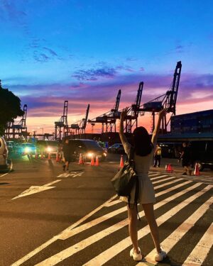 Hsuan-yen Tsai Instagram - 收工，早安，美麗的世界。🌍

#goodmorning #おはよう
