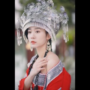 Hu En Ning Instagram - 哪張是你的菜？☺️
這應該是苗族的衣服？
很喜歡❤️

下次換穿漢服拍拍

#朱家角 #古鎮 #古裝