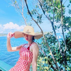 Hu En Ning Instagram - 長灘島🏝️Day One
連續轟炸貼文來惹❤️

✨水晶島跳島✨
只能說真的
美炸了
也熱炸了🔥

拍完照都像在洗三溫暖
無處不濕！

#長灘島 #水晶島 #boracay #boracayisland