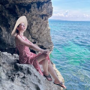 Hu En Ning Instagram - 長灘島🏝️Day One
連續轟炸貼文來惹❤️

✨水晶島跳島✨
只能說真的
美炸了
也熱炸了🔥

拍完照都像在洗三溫暖
無處不濕！

#長灘島 #水晶島 #boracay #boracayisland