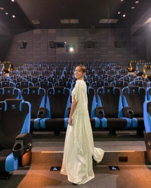 Huang Peijia Instagram - 🪲
綠金龜的模仿犯 @taoyuanfilmfest 

一部作品能被欣賞被同感
果然是好滿足的事。

謝謝這個超級棒的團隊🥰

👗仙氣洋裝 @uuin_official 
💄妝髮 @mooolly.w 
👬夥伴 @chienliwei @__________pine 
#綠金龜的模仿犯