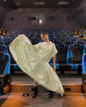Huang Peijia Instagram - 🪲
綠金龜的模仿犯 @taoyuanfilmfest 

一部作品能被欣賞被同感
果然是好滿足的事。

謝謝這個超級棒的團隊🥰

👗仙氣洋裝 @uuin_official 
💄妝髮 @mooolly.w 
👬夥伴 @chienliwei @__________pine 
#綠金龜的模仿犯