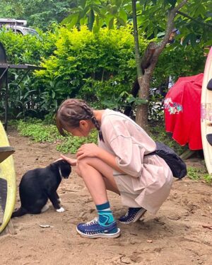 Huang Peijia Instagram - 🐈🐈
旅行中的小樂趣，
追著貓跑、撸貓、
陪貓曬太陽☺️

#花甲少年趣旅行