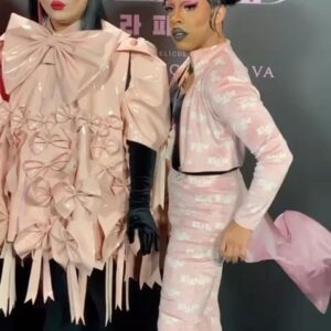 Hugáceo Crujiente Instagram - 🎀👁️ LA PIEDAD 👁️🎀
Lookito para la premiere de @lapiedadpelicula de @eduardocasanova que se estrena HOY en cines! Id a verla no os dejará indiferentes. 
Mil gracias @marrancia por déjame estos vestiditos tan cute que me salvaron el look. 
👗 @marrancia styled by me 
Gracias de nuevo @eduardocasanova por invitarnos a semejante fantasía.