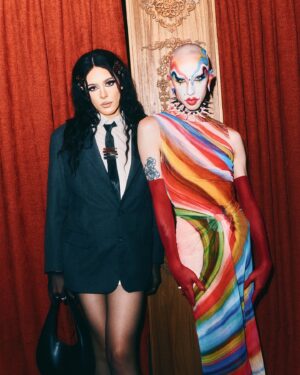 Hugáceo Crujiente Instagram - 🖤 #GQ30 🖤

2 amigas celebrando 1 aniversario de la revista más chula del mundo 🫶 gracias @gqspain por hacernos sentir parte de vuestra familia y acogernos en este a maravillosa celebración (@christianroguez te amamooooooossss)

📸 @flaviorsolato y @andreavega.es