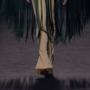 Hugáceo Crujiente Instagram - 💚 MBFW septiembre 2022 💙
Todo un honor participar de esta manera en la última edición de la @mbfwmadrid 
El viernes desfilando para @alvarocalafat con una nueva y espectacular pieza, y el domingo cerrando el desfile de @david__moss con este increíble look CMYK 💙💛💗🖤
Gracias a ambos y gracias a todo el mundo que ha venido a vernos!!