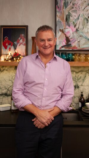 Hugh Bonneville Instagram - It could’ve gone either way! 🍷 Festive frolics with @nicholasgrimshaw and @angelacooking on Dish from @waitrose.

🎧 Listen now wherever you get your podcasts: pod.link/1626354833