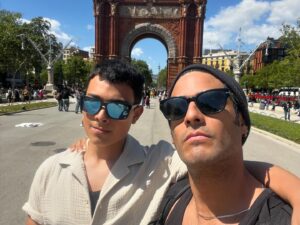 Hugo Catalán Instagram - 1-La barceloneta!
2-Rumbo a Barcelona 
3-El metro 
4-Arc de Triomf
5-Parc de la ciutadella 
6-Little boy 
7-Calippo 
8-El malote del Raval
9-Pizza 
10-Plaça Catalunya