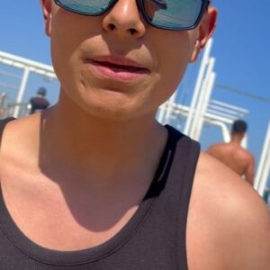 Hugo Catalán Instagram - 1-La barceloneta!
2-Rumbo a Barcelona 
3-El metro 
4-Arc de Triomf
5-Parc de la ciutadella 
6-Little boy 
7-Calippo 
8-El malote del Raval
9-Pizza 
10-Plaça Catalunya