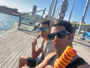 Hugo Catalán Instagram - 1-La barceloneta!
2-Rumbo a Barcelona 
3-El metro 
4-Arc de Triomf
5-Parc de la ciutadella 
6-Little boy 
7-Calippo 
8-El malote del Raval
9-Pizza 
10-Plaça Catalunya