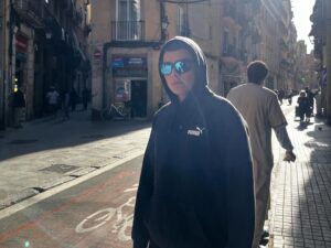 Hugo Catalán Instagram - 1-La barceloneta!
2-Rumbo a Barcelona 
3-El metro 
4-Arc de Triomf
5-Parc de la ciutadella 
6-Little boy 
7-Calippo 
8-El malote del Raval
9-Pizza 
10-Plaça Catalunya