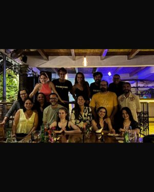 Hugo Catalán Instagram - Ufff que viaje tan hermoso! Fue un vehículo cinematográfico, un espacio de libertad creativa, de diversión, de goce y de compartir con gente maravillosa! Gracias por este guion hermoso @mtc_mtc @enriquevslafotoantigua gracias compañeros actores  por el talento y la convivencia tan divertida! Nos va a ir cabrón! Gracias a toda la producción y todos los departamentos y a todos los que estuvieron involucrados en poner su esfuerzo en este rodaje! Y gracias Puerto Escondido por las experiencias maravillosas, el café delicioso, las clases de yoga! El perreo! El calor! La habitación 55 del hotel Santa Fe! El café! El susto que me acabo de llevar hace 20 minutos cuando en seguridad en el aeropuerto me salió un alacrán gigantesco de la maleta! En fin todo y todos! Y todas! Puro agradecimiento! 
#OALC 🎥🎬