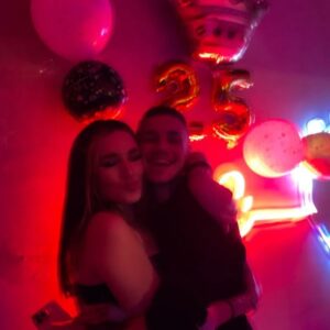 Hugo Cobo Instagram - Mi @angelesarboleda cumple añoooos😍🫶🏻
