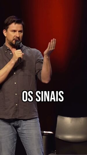 Hugo Sousa Instagram - Os SINAIS que elas dão.
 #hugosousa #standupcomedy #rir #humor #piadas #mulheres #sinais #relações #amor #engate