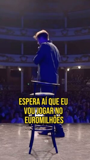 Hugo Sousa Instagram - O Euromilhões. 
Bilhetes no link da bio💪🏼#hugosousa #maturado #euromilhoes #standupcomedy