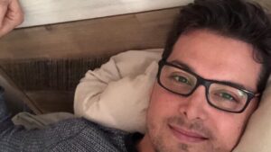 Hugo Vásquez Instagram - Solo paso a desearles una muy buena noche a todos ustedes 🤗🙏🏼 #feliznoche #home #goodnight #miami #caracas #colombia #venezuela