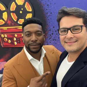 Hugo Vásquez Instagram - Les presento a @jockosims  un gran actor norteamericano que además será mi próximo director en la serie  @project_grown en #USA #film #filmphotography #serie #actor
