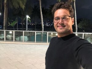 Hugo Vásquez Instagram - Buenas noches mi gente ✨#miami #miamibeach #usa