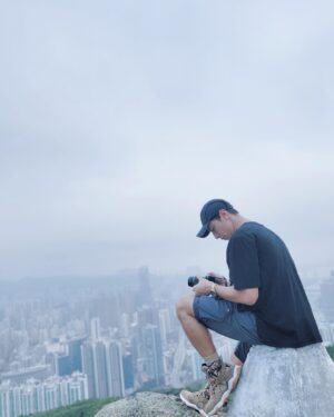 Hugo Wong Instagram - 喜歡去未去過嘅地方走走拍拍
香港好細 但幾十年都未去哂
#探索#開發
#下花山
#有人幫你拍照真好