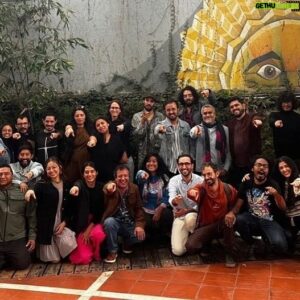 Humberto Busto Instagram - Esta ha sido una de las semanas más trascendentales de mi vida. 
Salimos llenos de impulso, vitalidad, compañía y visión. 
En mi más alto deseo está la existencia de este documental. 
Gracias @docslabmx @docsmx por hacer esto posible. Gracias @martfilms por tu amorosa y lúcida guía. Jamás la olvidaré. ✨
Gracias a todos los maravillosos proyectos con los que estuvimos compartiendo ( acá agregados están aunque no sepa todes sus arrobes )
.
Y gracias a todo mi maravilloso equipo FOSFO @guzguevara @betovargasmx #abrillópezcarrillo @unosojos @jjsaraviadp @maxmuggenburg @aldousnv @pinche.chaidez @dinobeast.workshop 
@ecatl 
Que esto no pare jamás.