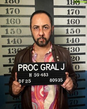 Humberto Busto Instagram - Nadie podrá callar a esta tribu:
TENGO QUE MORIR TODAS LAS NOCHES
.
@primevideomx @primevideolat 
.
#backstage #series #amazon #lgbtq #elnueve #tengoquemorirtodaslasnoches