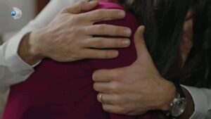 Hüseyin Avni Danyal Instagram - ''Mevzu meslek değil inancımız!'' Ilgaz, Ceylin'i ikna edebilecek mi? #Yargı yeni bölümüyle yarın 20.00'de #KanalD'de! @yargidizi @ayyapim
