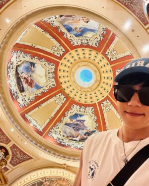 Hwang Chi-yeul Instagram - 내 보물들 어디가찌.. #보물찾기 #마카오 #콘서트