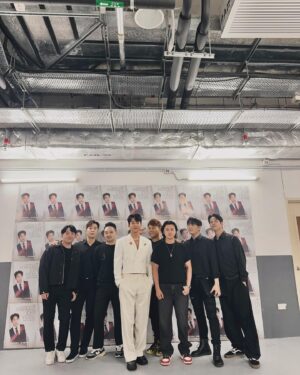 Hwang Chi-yeul Instagram - 마카오 콘서트🥰 행복한 추억 함께 만들어주셔서 진짜진짜 감사해요  #마카오 #콘서트 #멋진사진기대할께요