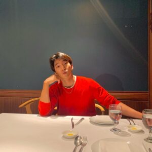 Hwang Hee Instagram - 한껏 먹기🎂