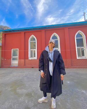 Hwang Hee Instagram - 그냥 쌍따봉 날씨 👍👍