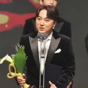 Hwang Je-sung Instagram - 감사합니다^^!! 
많이 부족한데 상까지 주시고 ㅜㅜ 
열심히 달리겠습니다!!!

#대중문화예술상
이제나도
#국가인증코미디언