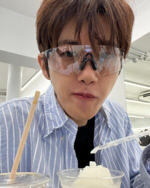 Hwang Kwang-hee Instagram - 더운날씨에 정말 많이 걸었다 😎
