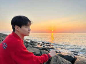 Hyun Woo-seok Instagram - 🧣