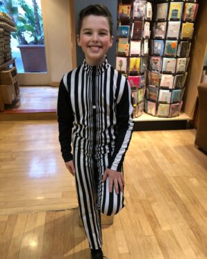 Iain Armitage Instagram - Ok... who knows what Iain is for Halloween?? 🎃