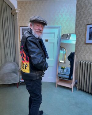Iain Armitage Instagram - I got to see this incredible production TWICE in London! Ian McKellen was the best Falstaff I could ever imagine. When I went back to see him after the show, I complimented his cap and he gave it to me! And check out his jacket! Literally 🔥