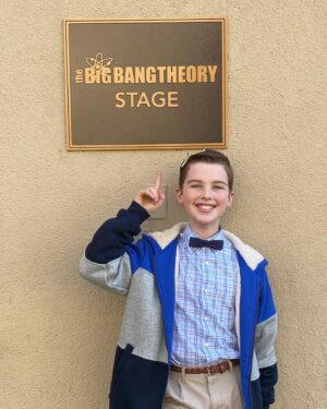 Iain Armitage Instagram - Thinking of Mr @therealjimparsons and all the other people who worked so hard on The Big Bang Theory!