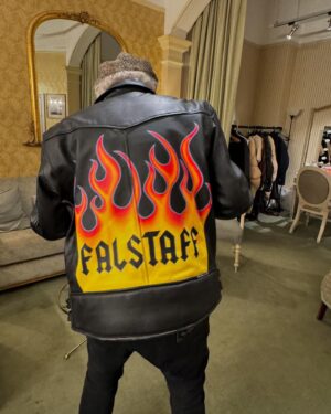 Iain Armitage Instagram - I got to see this incredible production TWICE in London! Ian McKellen was the best Falstaff I could ever imagine. When I went back to see him after the show, I complimented his cap and he gave it to me! And check out his jacket! Literally 🔥