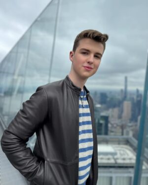 Iain Armitage Instagram - “I’m exactly where I’m supposed to be.” It’s a pretty good mantra even when where I am is up a 100-story building, above the city- What a view!