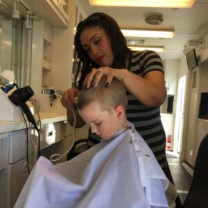 Iain Armitage Instagram - It is an incredible feeling to work where the people you are surrounded with truly feel like family. The hard part of this kind of love is when you have to say goodbye. Iain first met Ms Nickole on Big Little Lies on his very first day as an actor. The kids on BLL were fascinated with her flawless makeup and gorgeous nails and also responded to the fun atmosphere she created. Iain was thrilled when she came to Young Sheldon- he felt like he’d won the lottery. She was so talented, but also so incredibly kind and made everything she touched more beautiful. We are bereft and miss everything about her so much, especially her thoughtfulness and her laughter. She leaves behind a family that meant the whole world to her, and also a work family- and she meant the world to us. We love you, Ms Nickole. We are grateful to have shared the earth with you. Thank you for everything. ❤️💔❤️