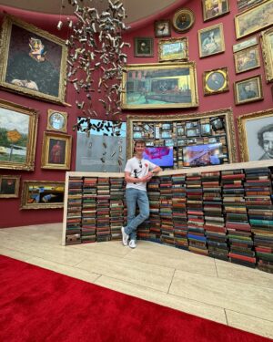 Iain Armitage Instagram - Spent the afternoon running around the wonderfully chaotic mind of @mrbrainwash - if you are in LA I highly recommend stopping by @mrbrainwashartmuseum !!