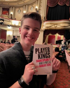 Iain Armitage Instagram - I got to see this incredible production TWICE in London! Ian McKellen was the best Falstaff I could ever imagine. When I went back to see him after the show, I complimented his cap and he gave it to me! And check out his jacket! Literally 🔥