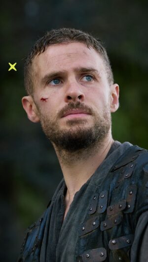 Iain De Caestecker Instagram - 🗡 Heroes are forged in the darkness 🗡

Stream #TheWinterKing from the 21st of December on ITVX